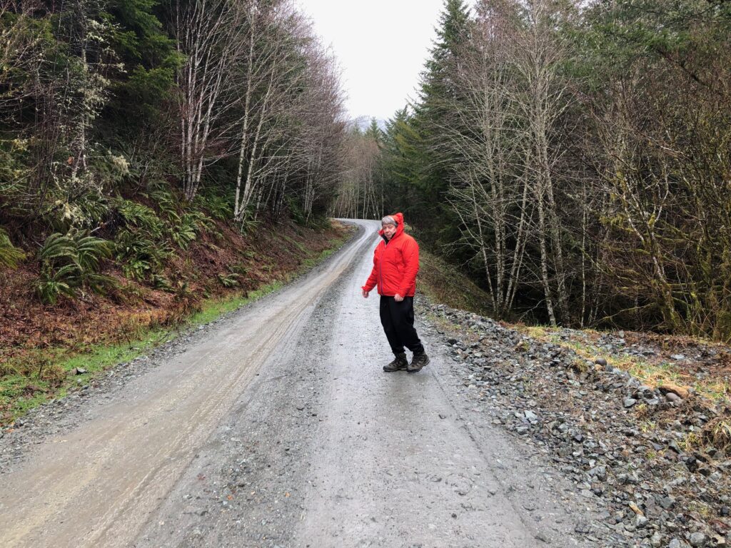 Encounters USA Investigates a Bigfoot Sighting near Baker Lake